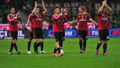  卡利亚里不敌AC米兰，红黑军团凭借高效反击全取三分